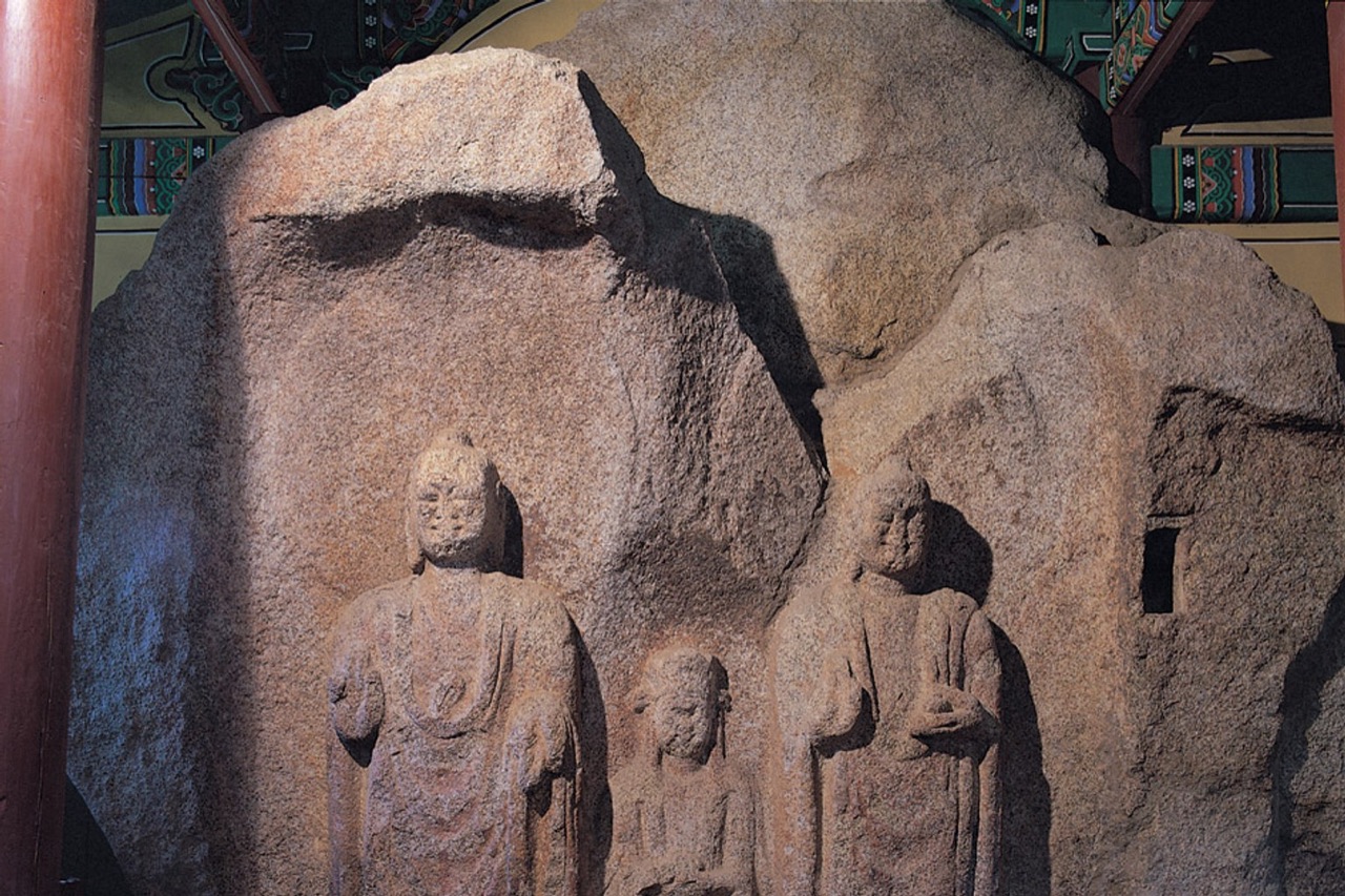 태안마애삼존불