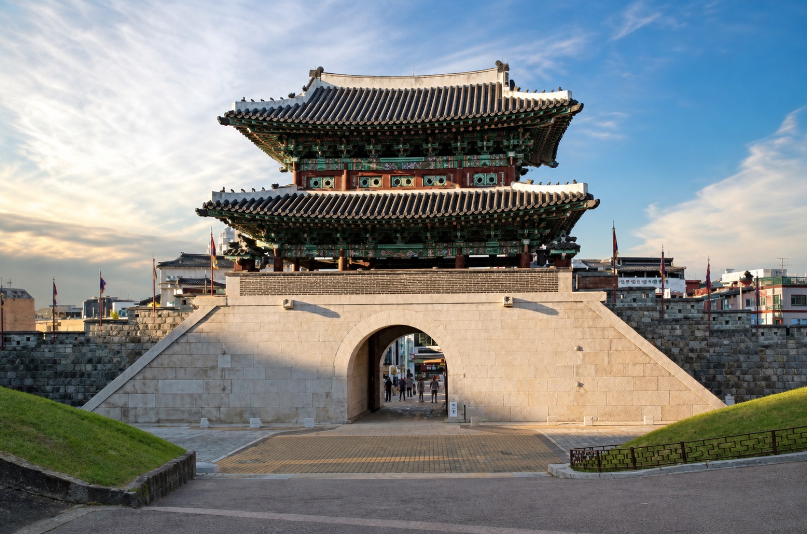 Jinju — Energetic port cities and the beautiful southern coast